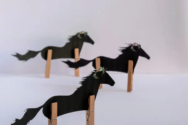 Knutselen met silhouet paard van Sinterklaas