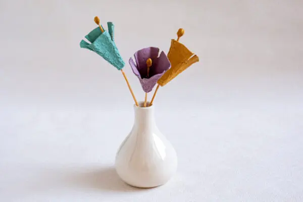 Diy bloemetjes maken uit een eierdoos