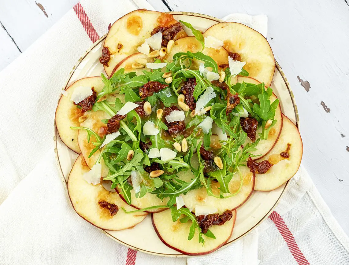 Appelcarpaccio met tomatenjam saus