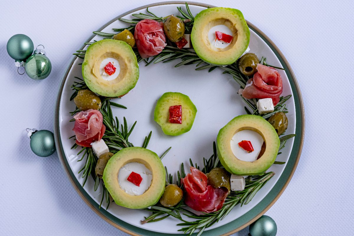 Zelf hapjes maken als kerstkrans