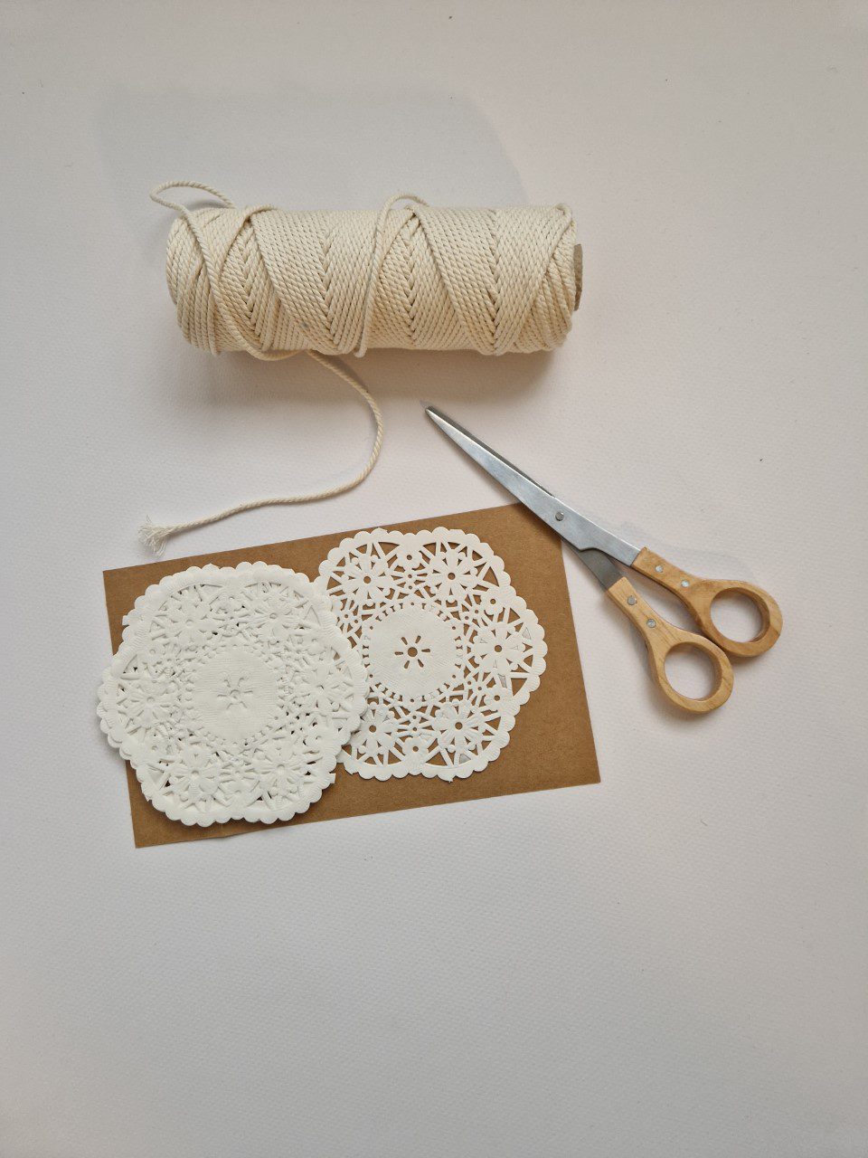 Benodigdheden Diy papierslinger maken voor bruiloft