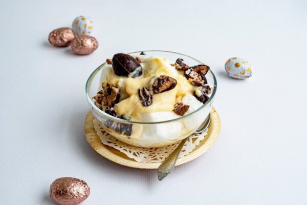 Paasdessert met eieren en honing