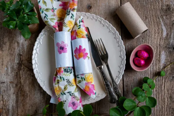 Tafeldecoratie van wc-rol, een low budget Diy