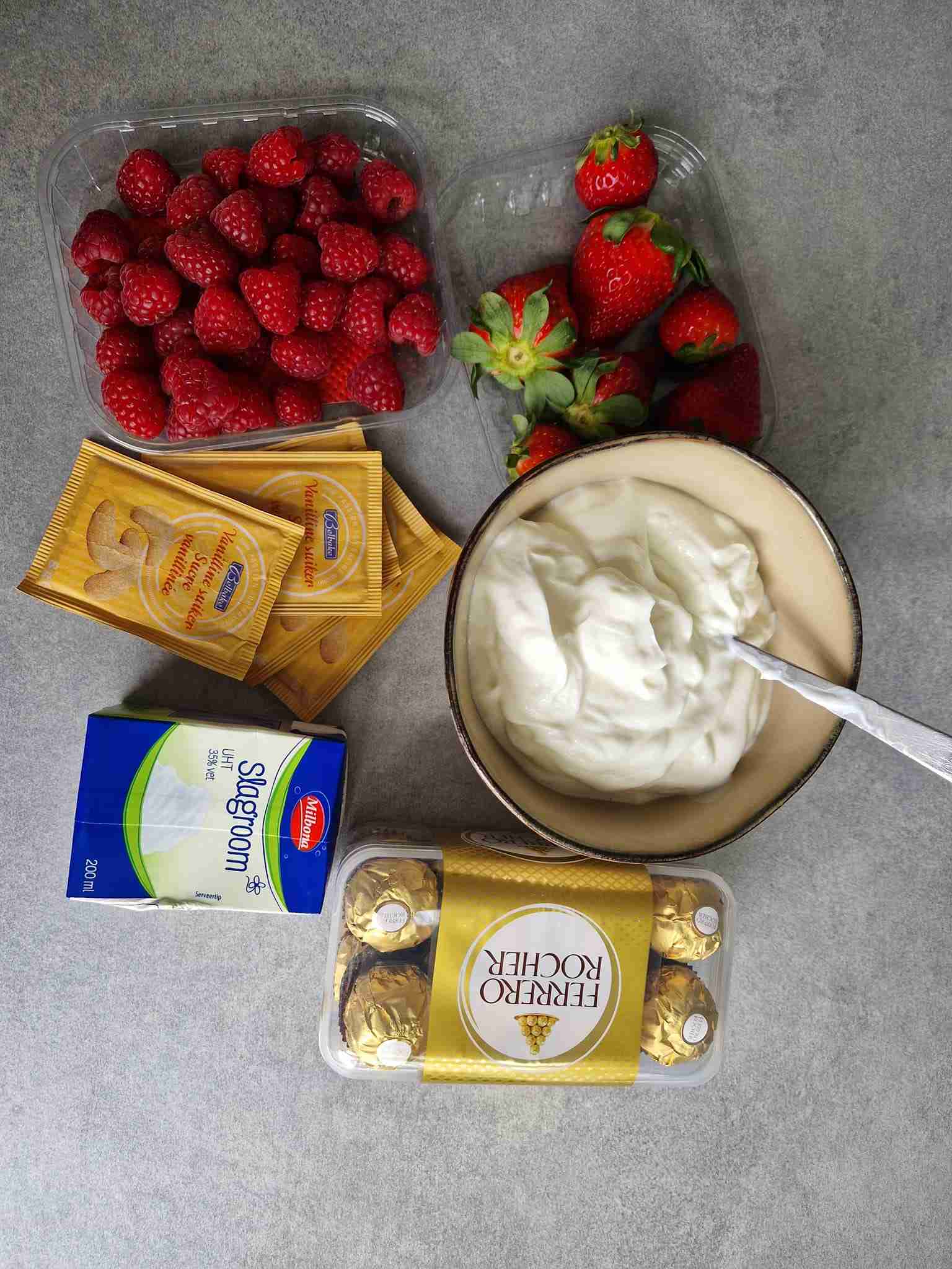 Ingrediënten: voor 6 tot 8 makkelijke chique desserts met Ferrero Rocher