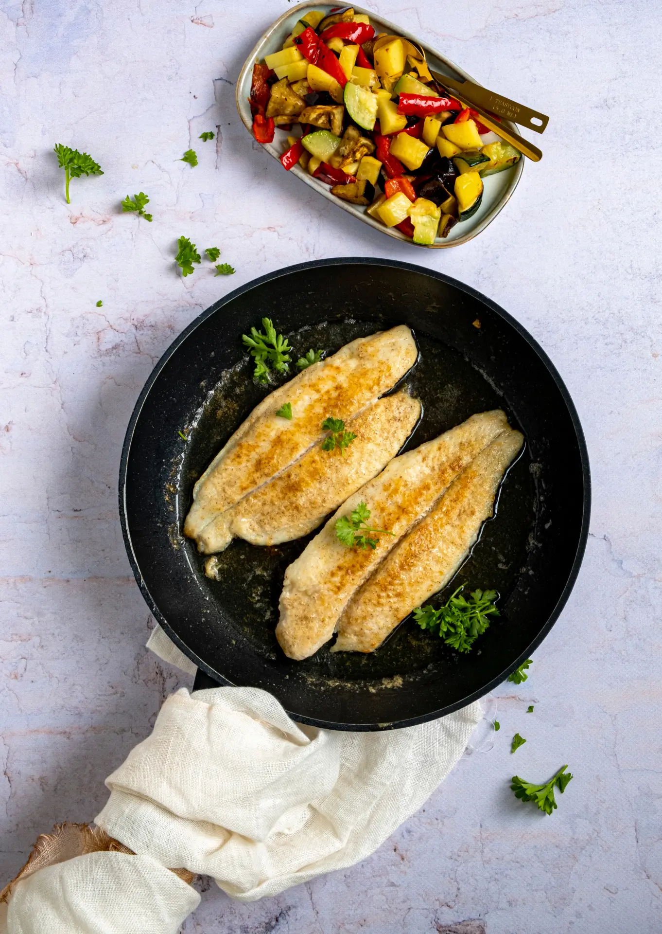 Groenteschotel uit de oven met pangasiusfilet