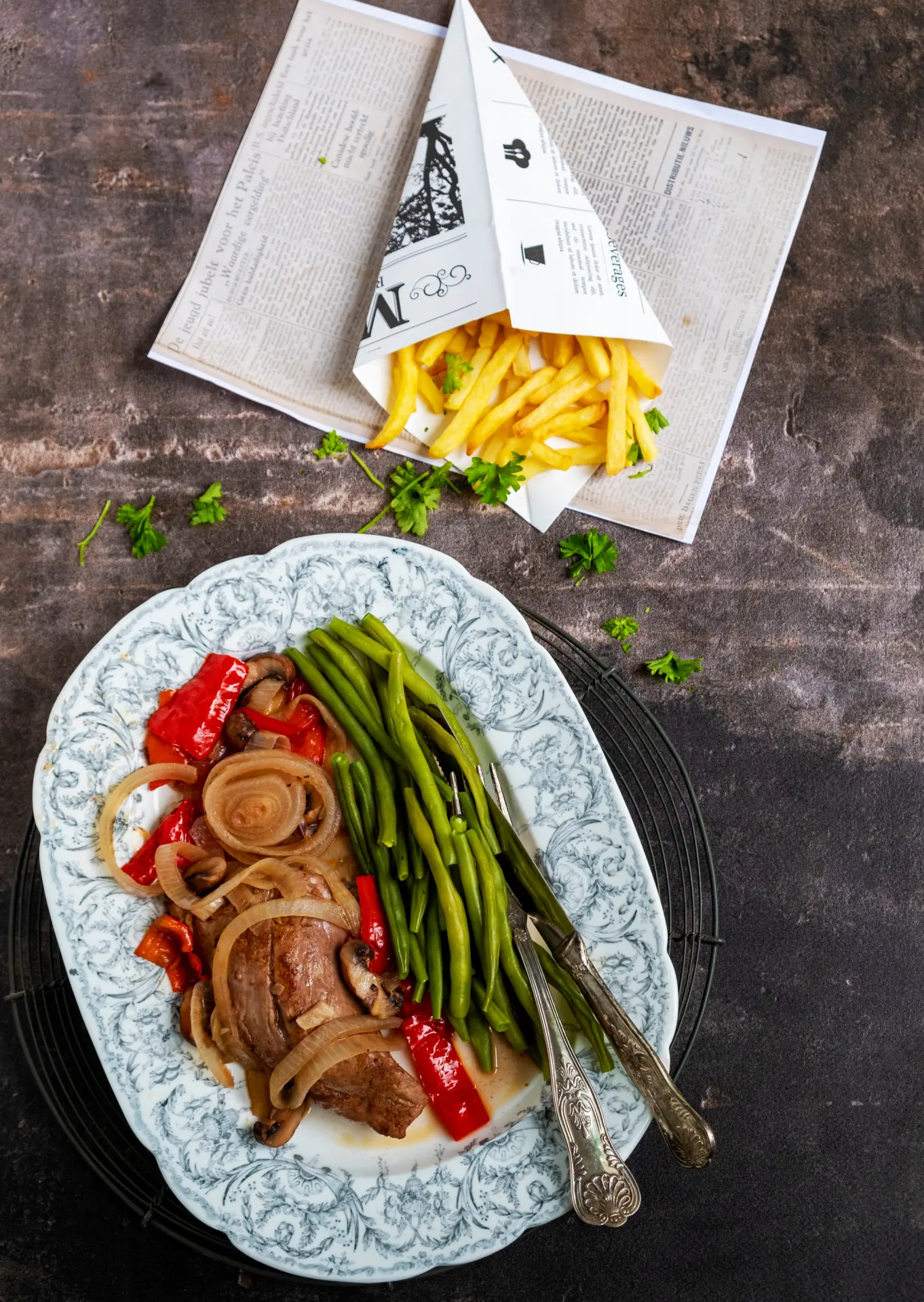 Varkenshaas met sperziebonen en frietjes