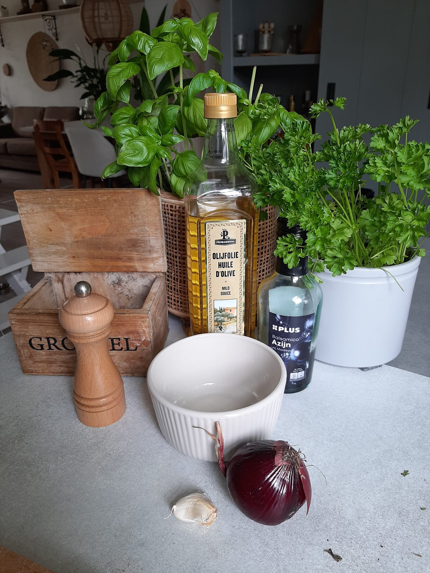 De dressing kun je ook al ruim van tevoren maken.