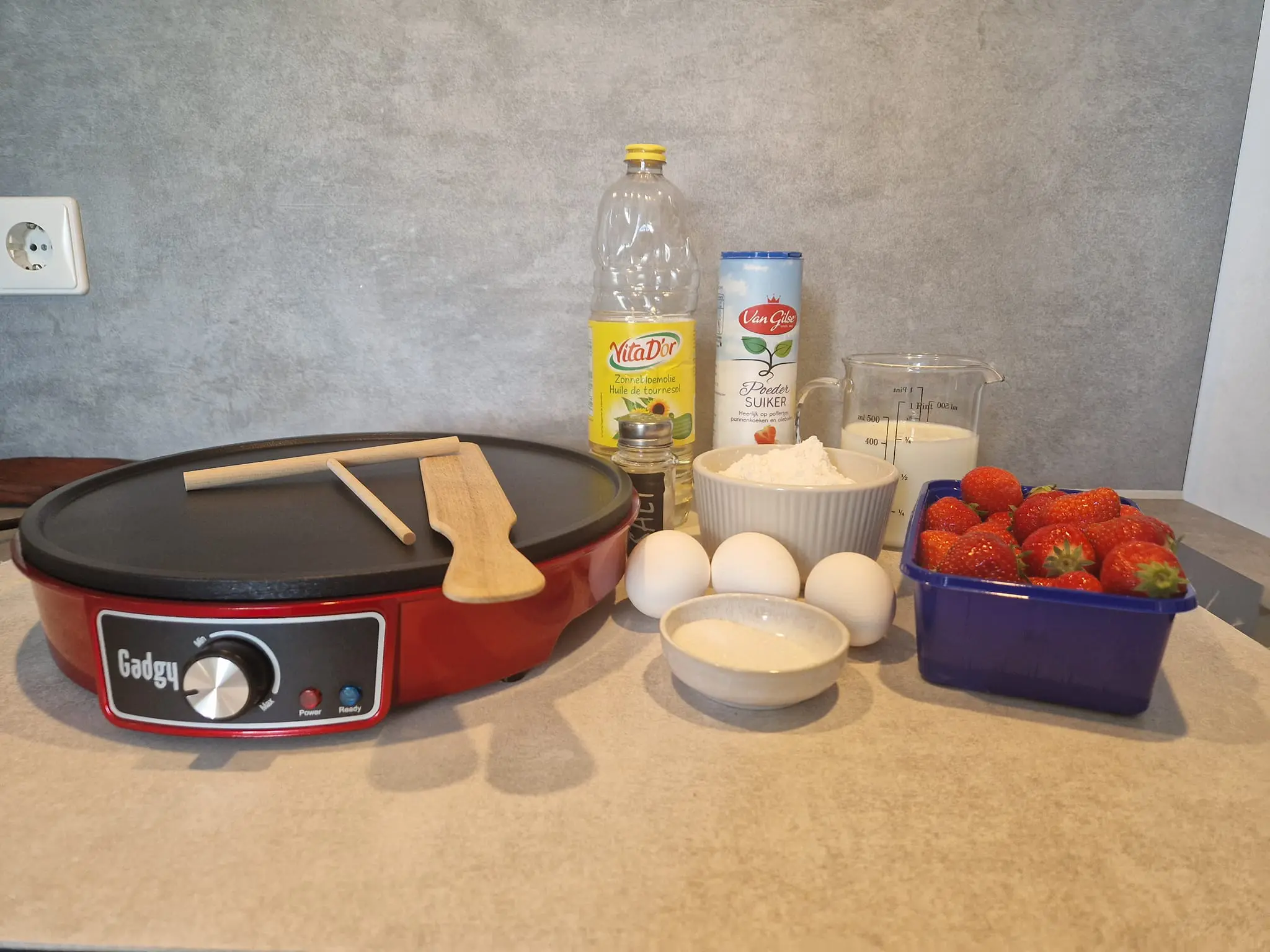 Ingrediënten voor 11 of 12 crêpes