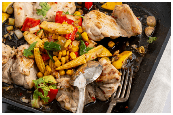 Gegrilde kippendijen met diverse groenten