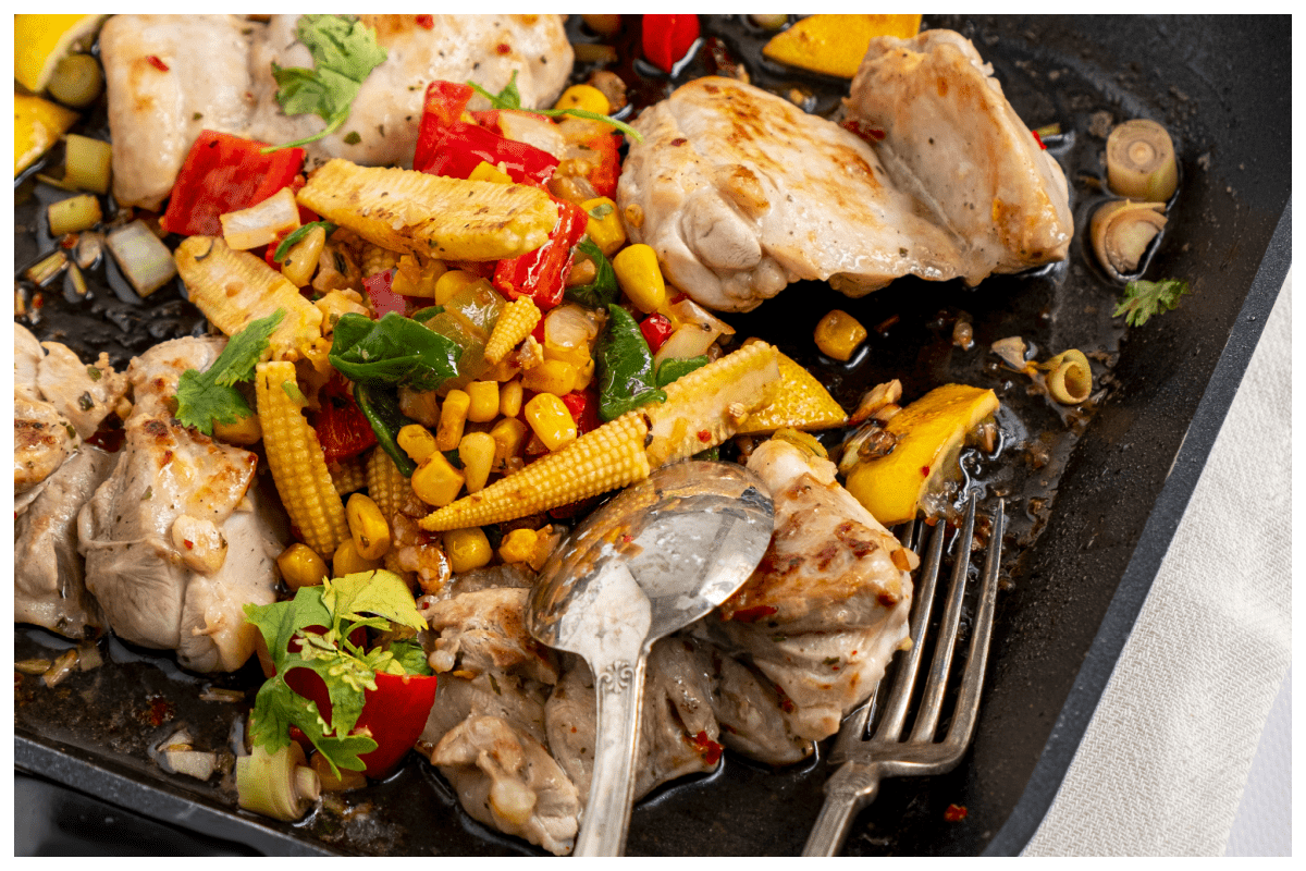 Gegrilde kippendijen met diverse groenten