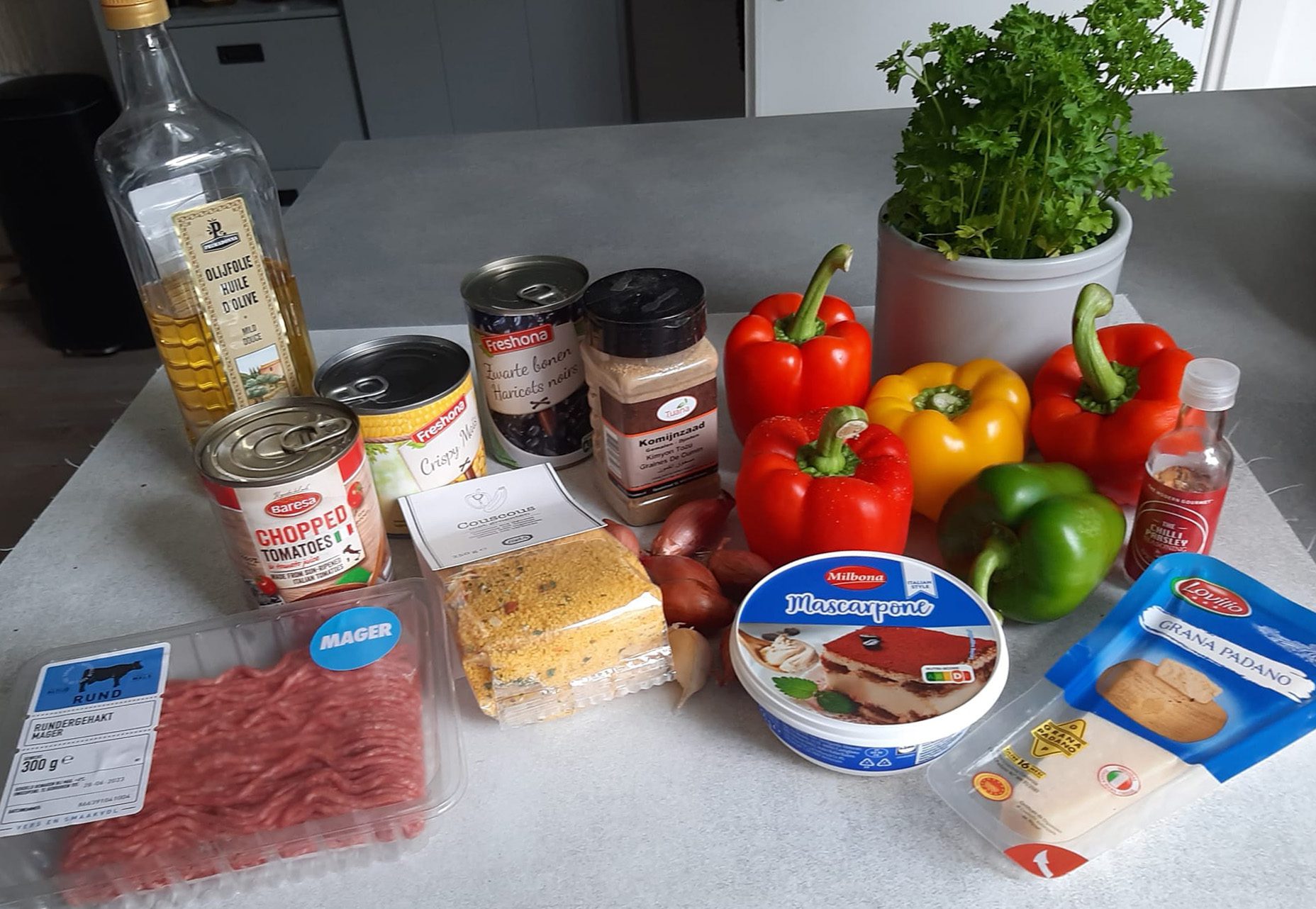 Ingrediënten gevulde paprika’s met zelfbedachte vulling voor 3 personen