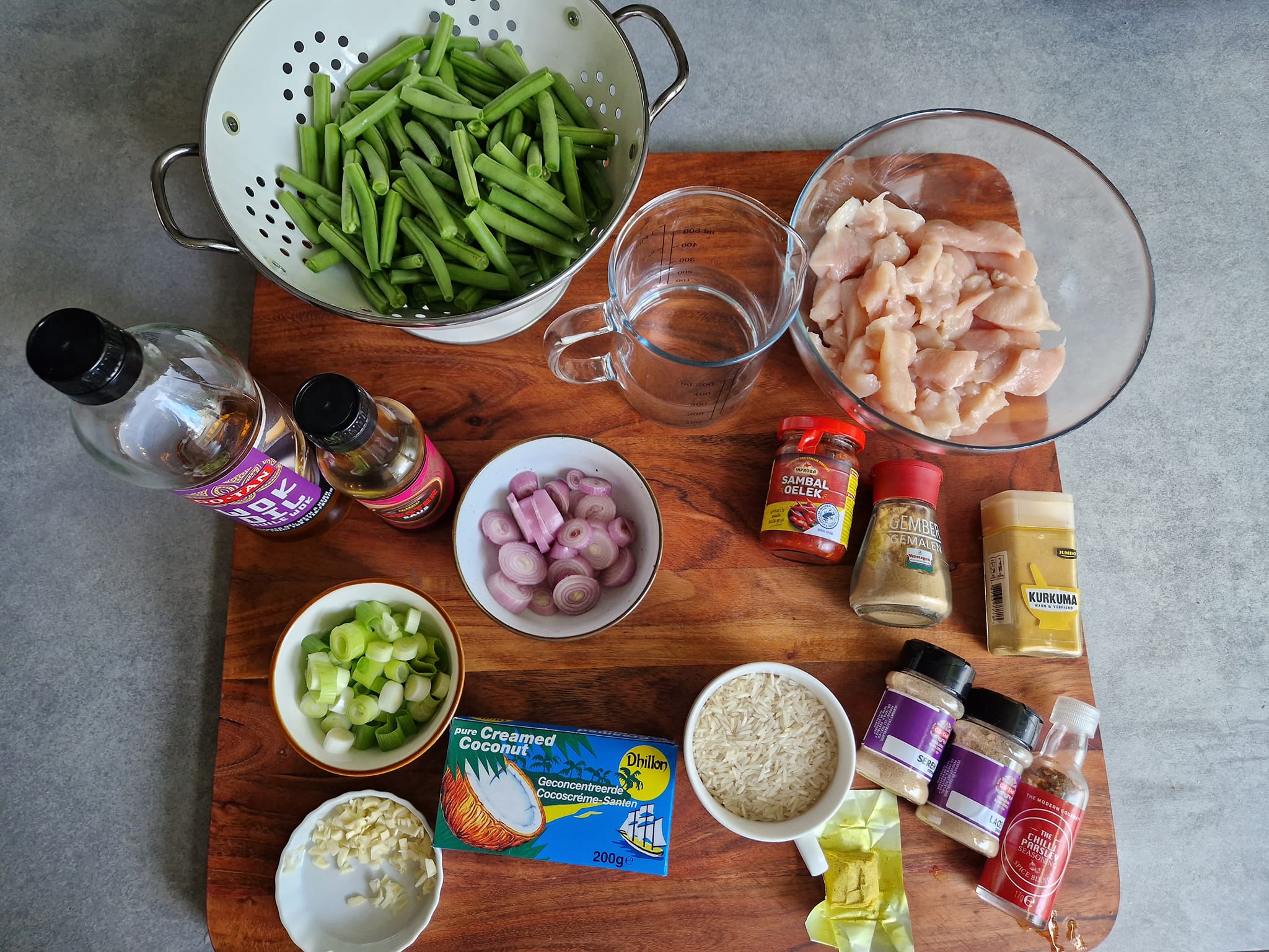 Ingrediënten voor 2 a 3 personen Sperziebonen kipfilet en rijst