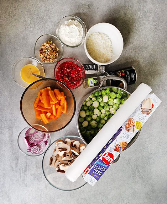 Ingrediënten voor 3 a 4 personen Spruitjes waspeen en kastanjechampignons als plaattaart