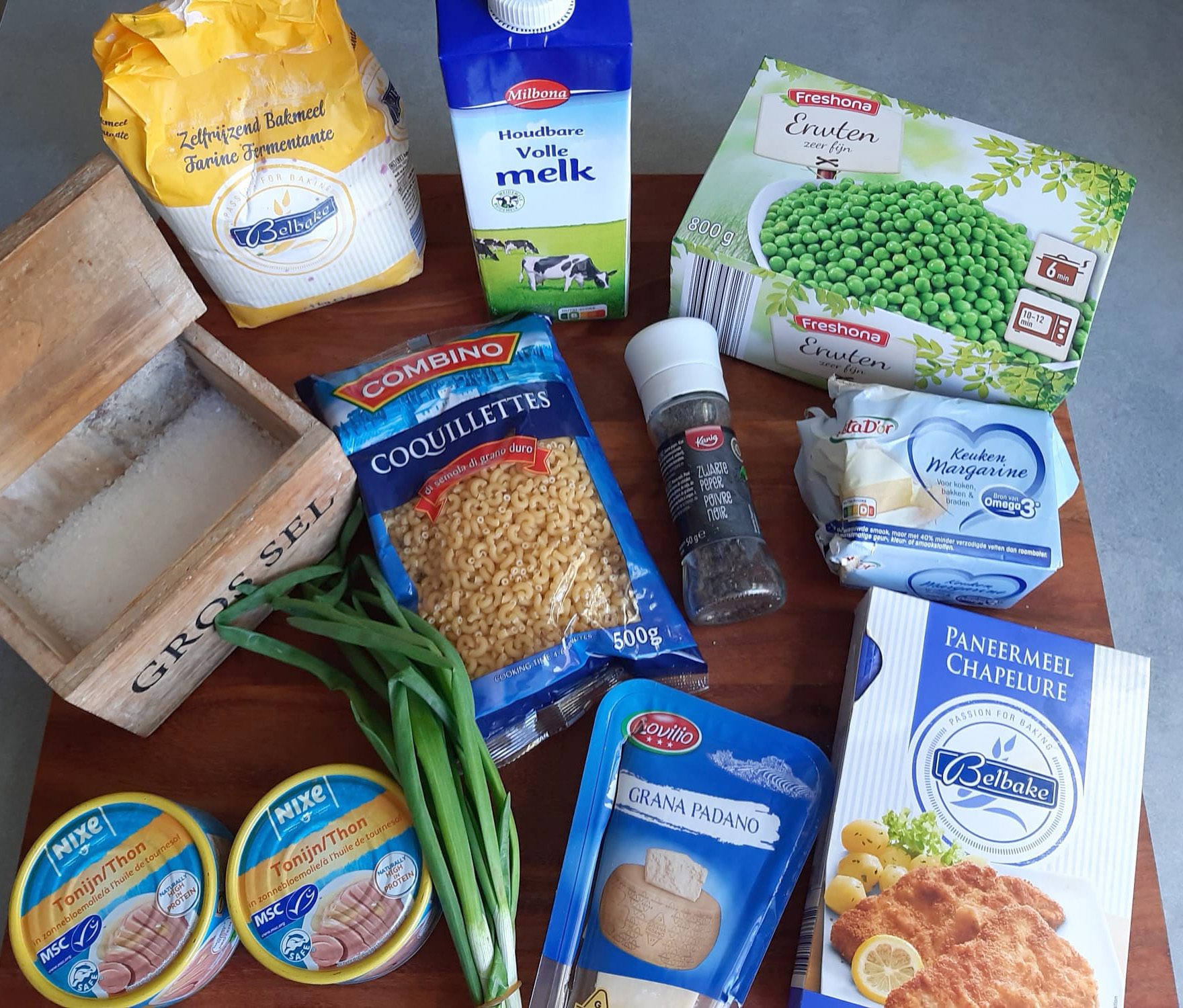 Ingrediënten voor 4 personen Ovenschotel met tonijn voor schoonmoeder