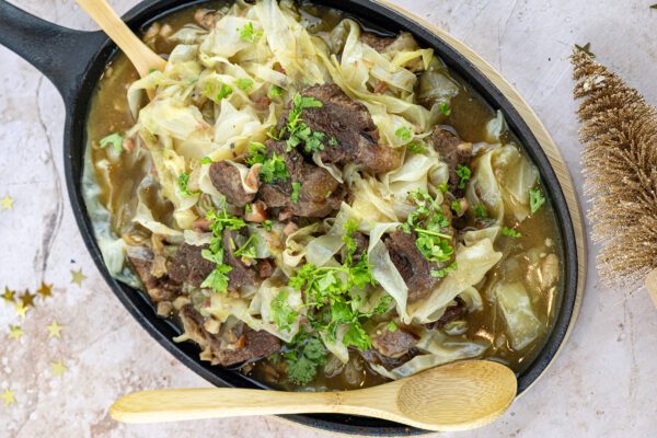 Stoofvlees met spitskool op Vlaamse wijze