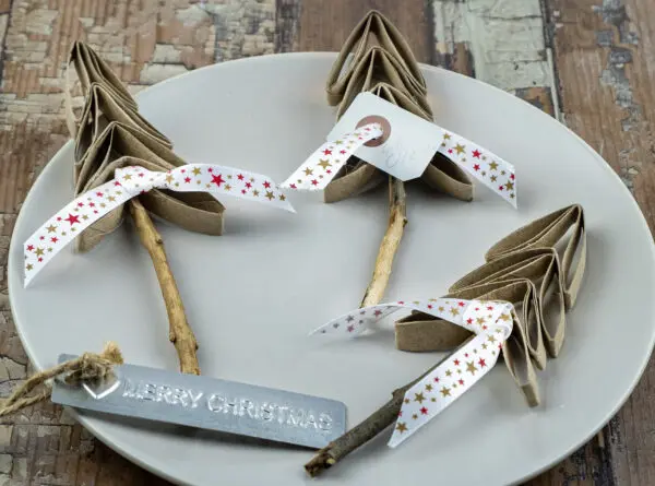 Naamkaartjes kerst maken van wc-rollen