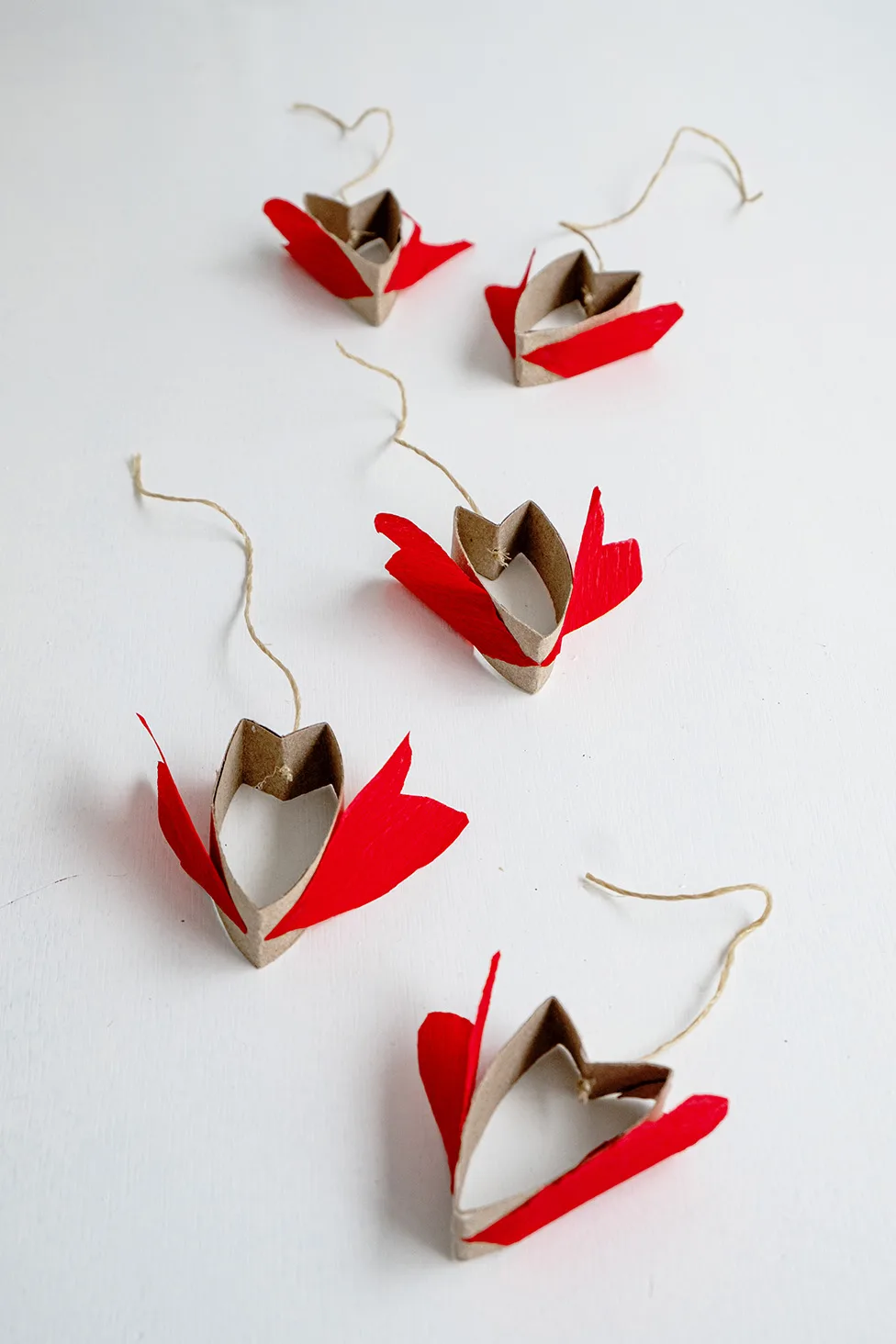 Decoratie hartjes van wc-rol