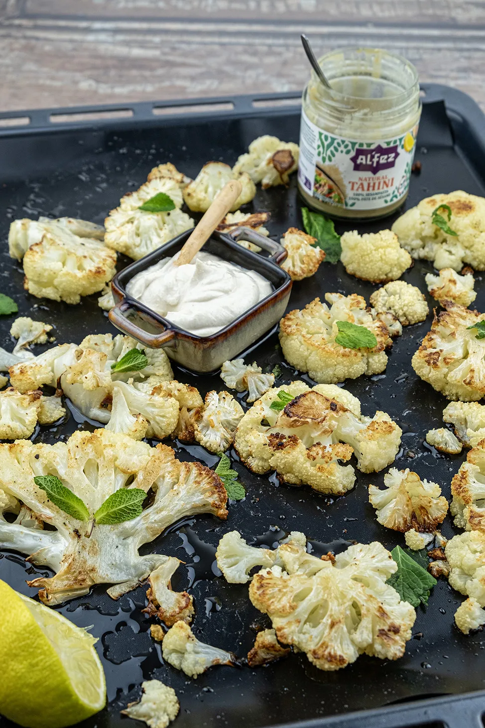 Bloemkoolstukjes uit de oven met Tahin saus