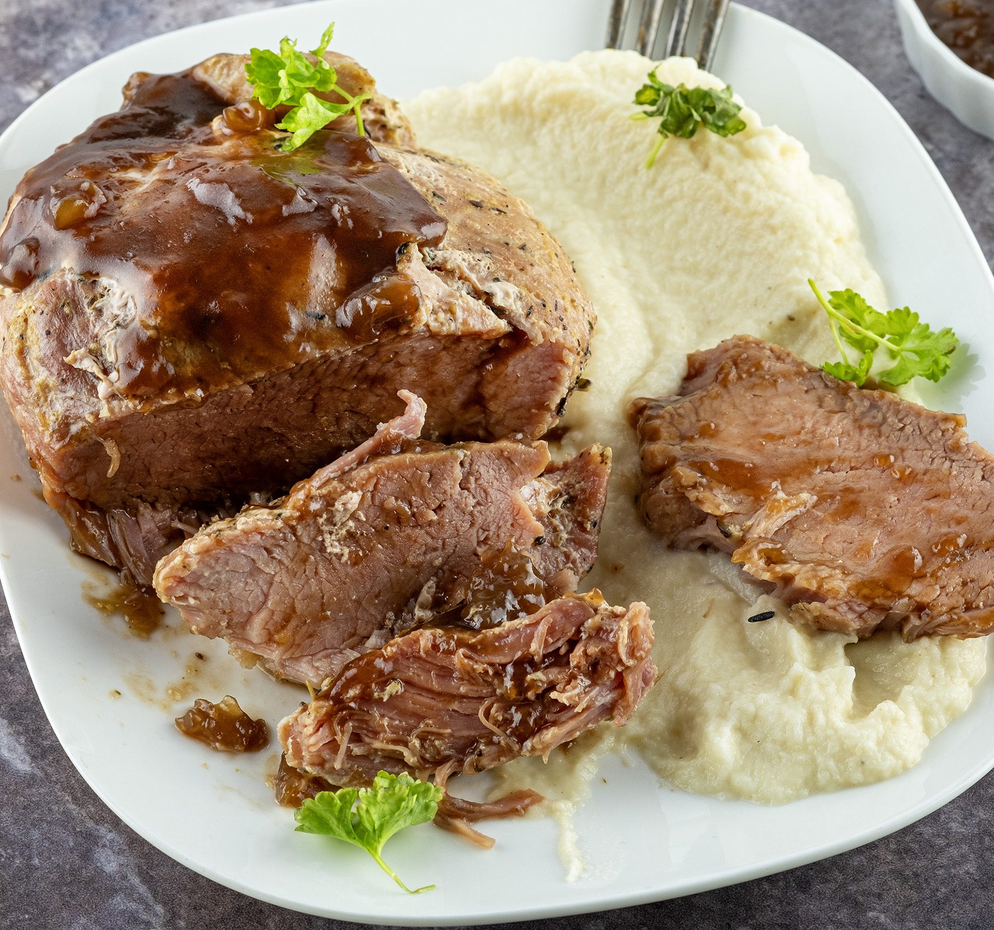 Overheerlijke beenham met puree van knolselderij