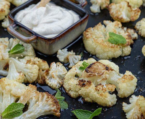 Bloemkoolstukjes uit de oven met Tahin saus