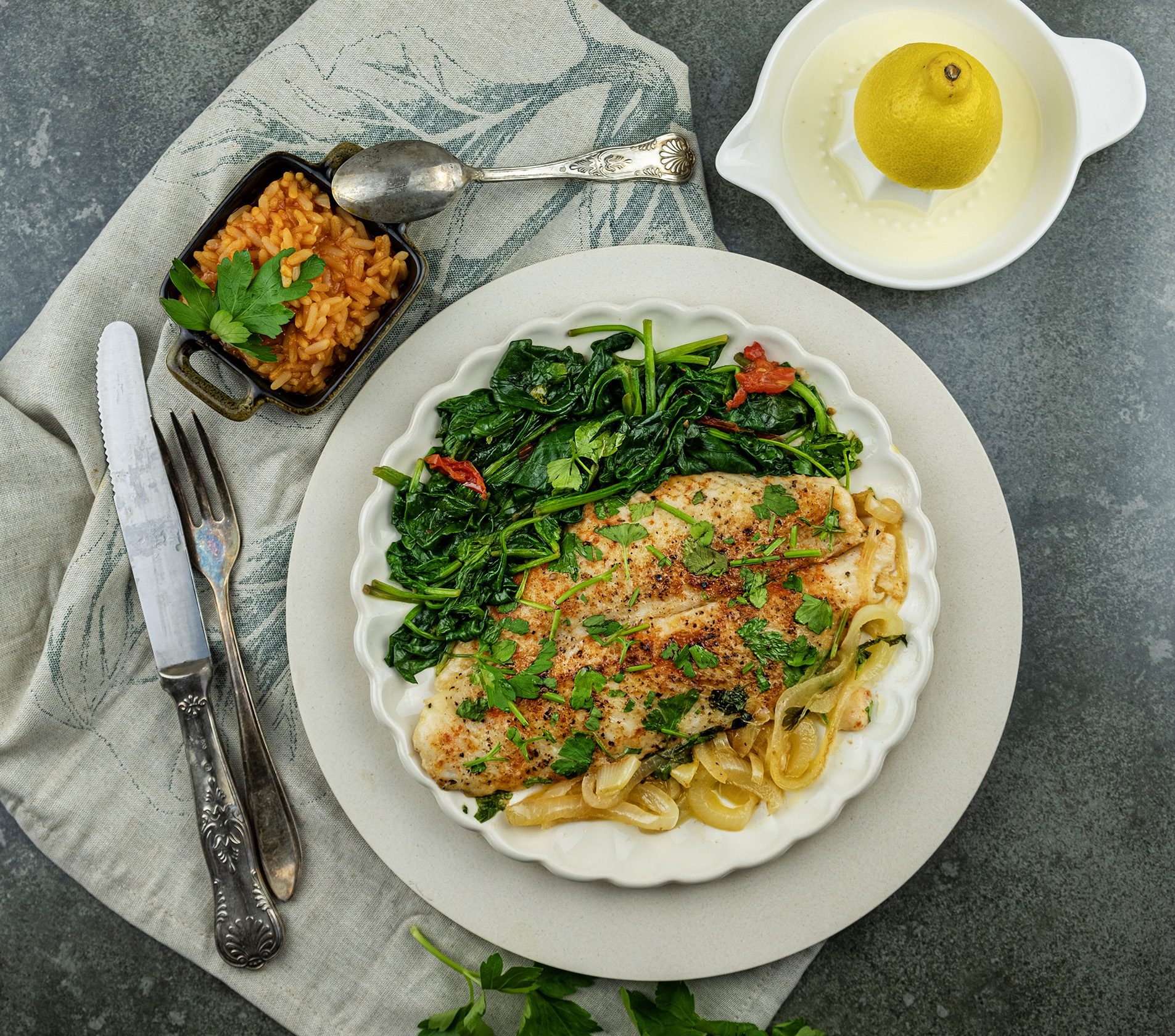 De lekkerste pangasiusfilet met Spaanse saus