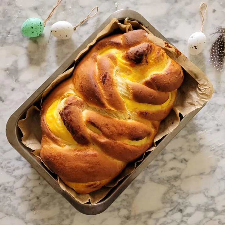 Vlechtbrood met custard vulling - Oesters & uien Vlechtbrood met custard vulling