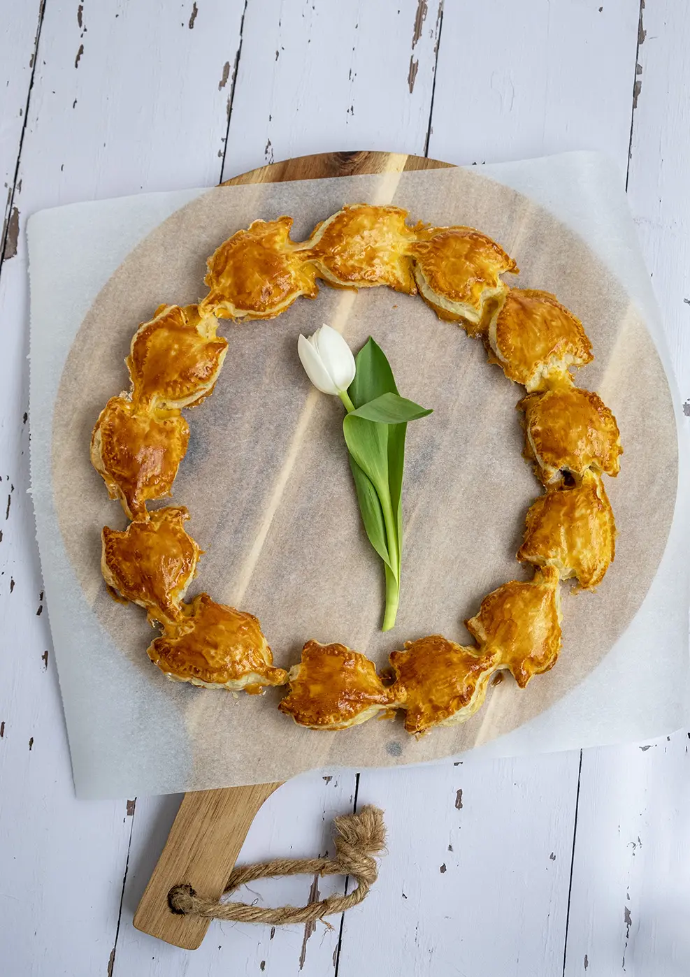 Lente bladerdeegkrans 