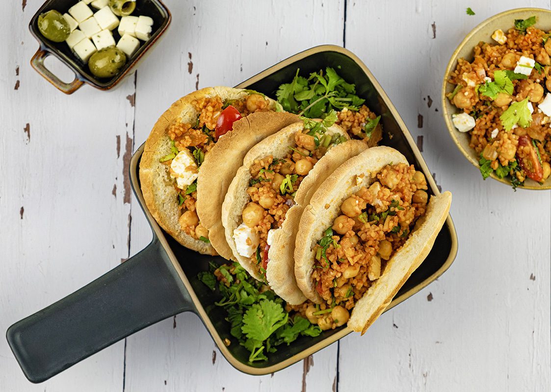 Griekse salade met kikkererwten