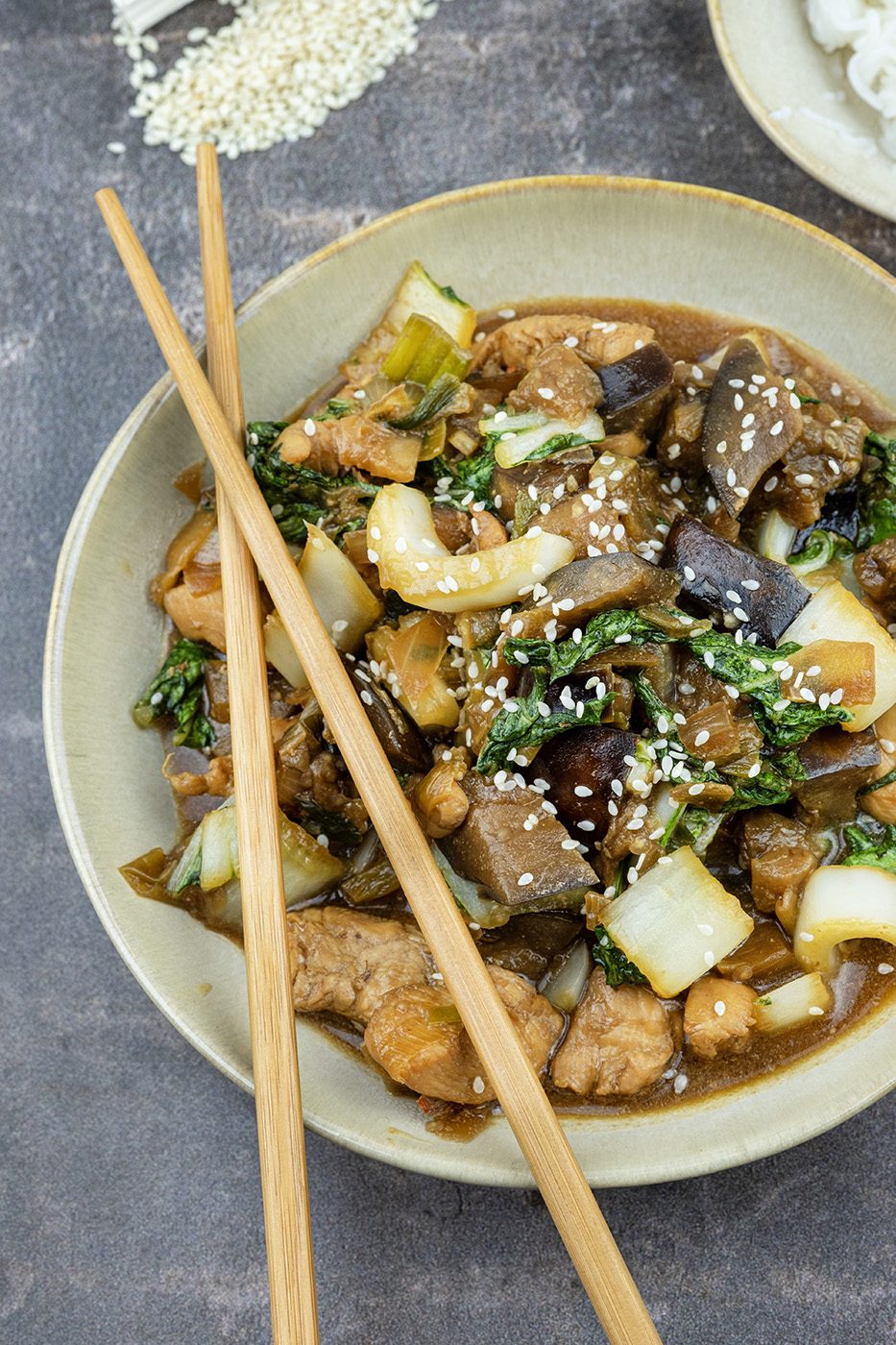 Ingrediënten voor 2 a 3 personen Wok gerecht met kipfiletreepjes en paksoi