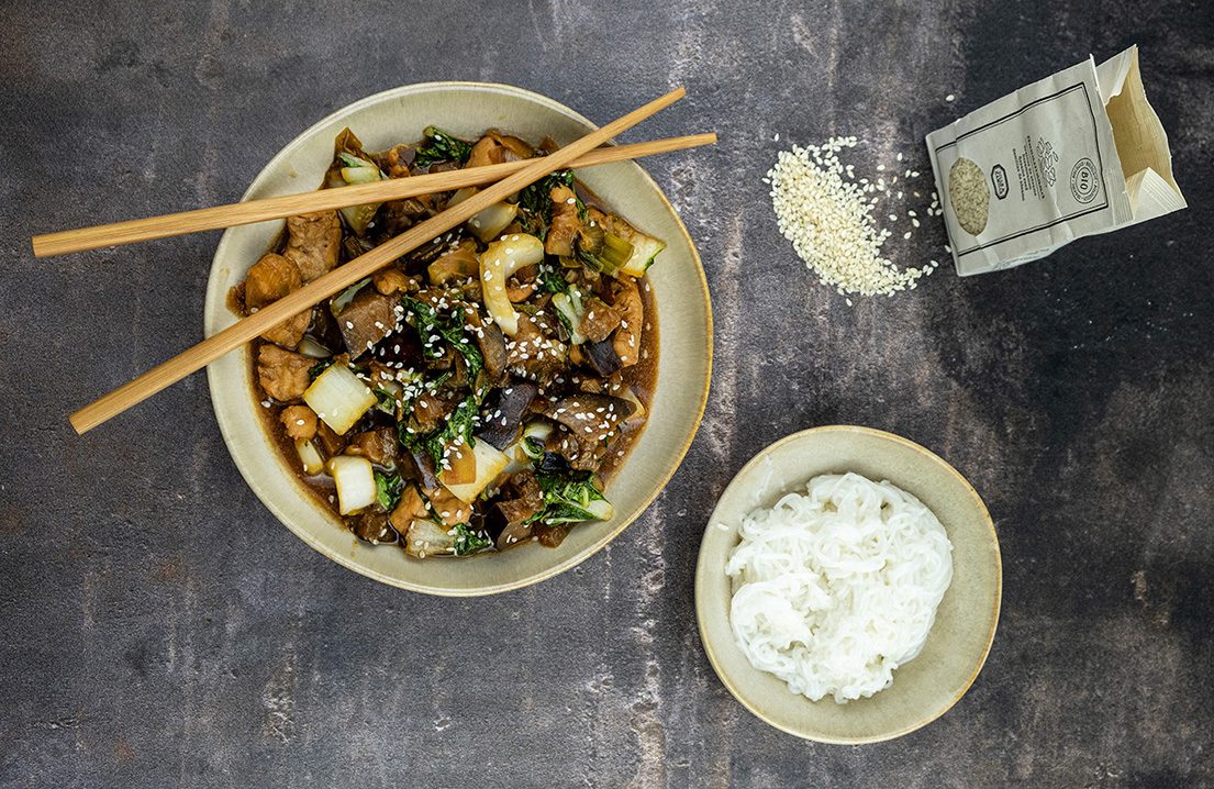 Wok gerecht met kipfiletreepjes en paksoi