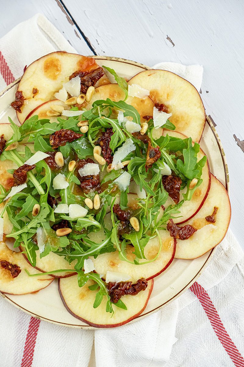 Appelcarpaccio met tomatenjam saus