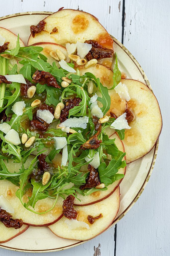 Appelcarpaccio met tomatenjam saus 