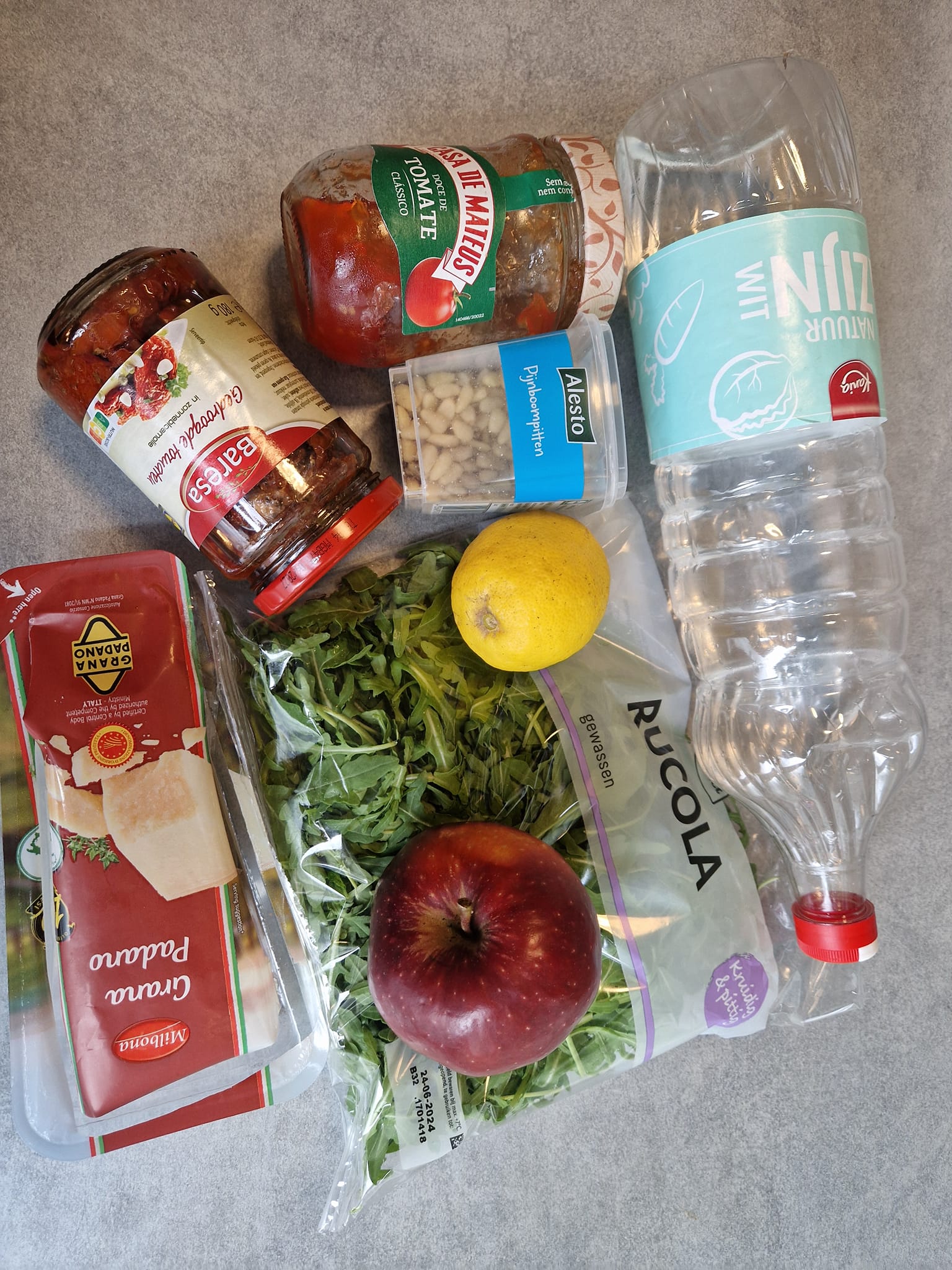 Ingrediënten voor 1 persoon Appelcarpaccio met tomatenjam saus