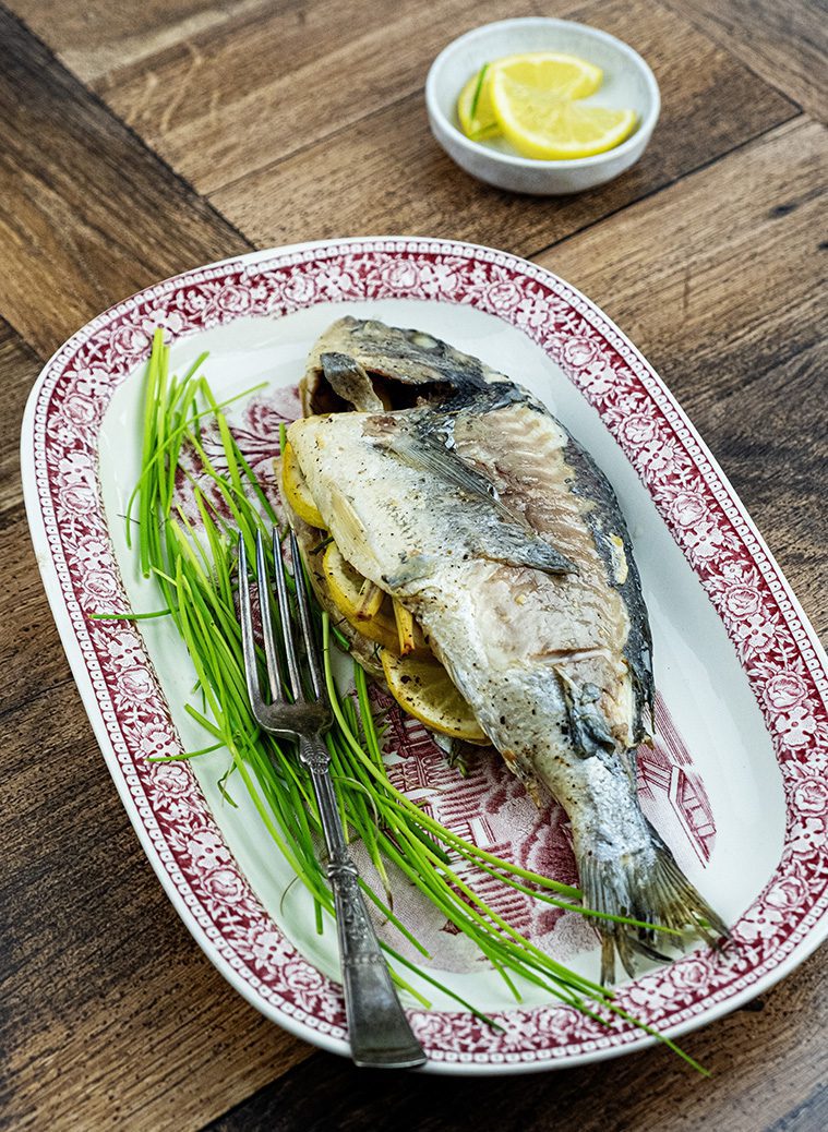 Dorade op cederhout van de Black Bastard