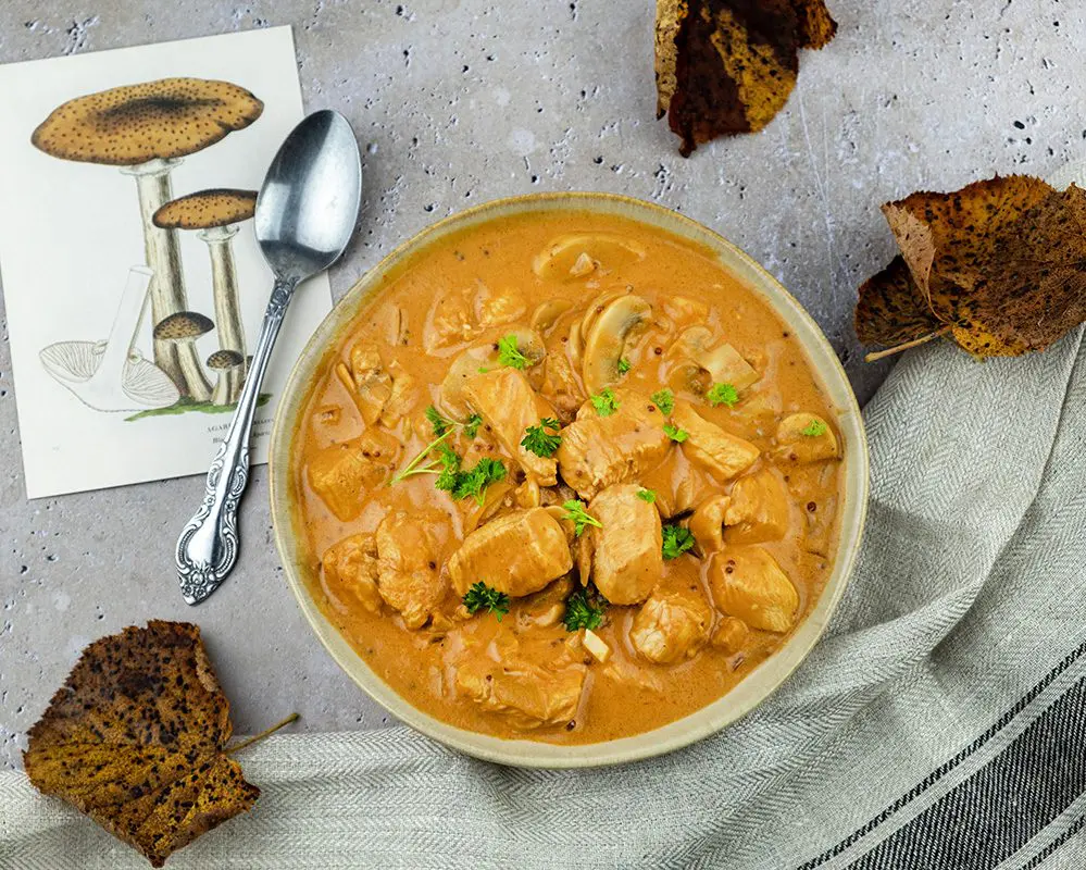 Portugese Kip Stroganoff: Romige Variatie van het Origineel
