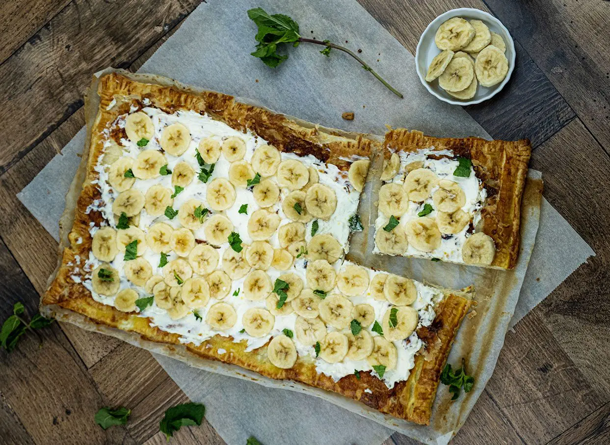 Mascarpone plaattaart met bananen