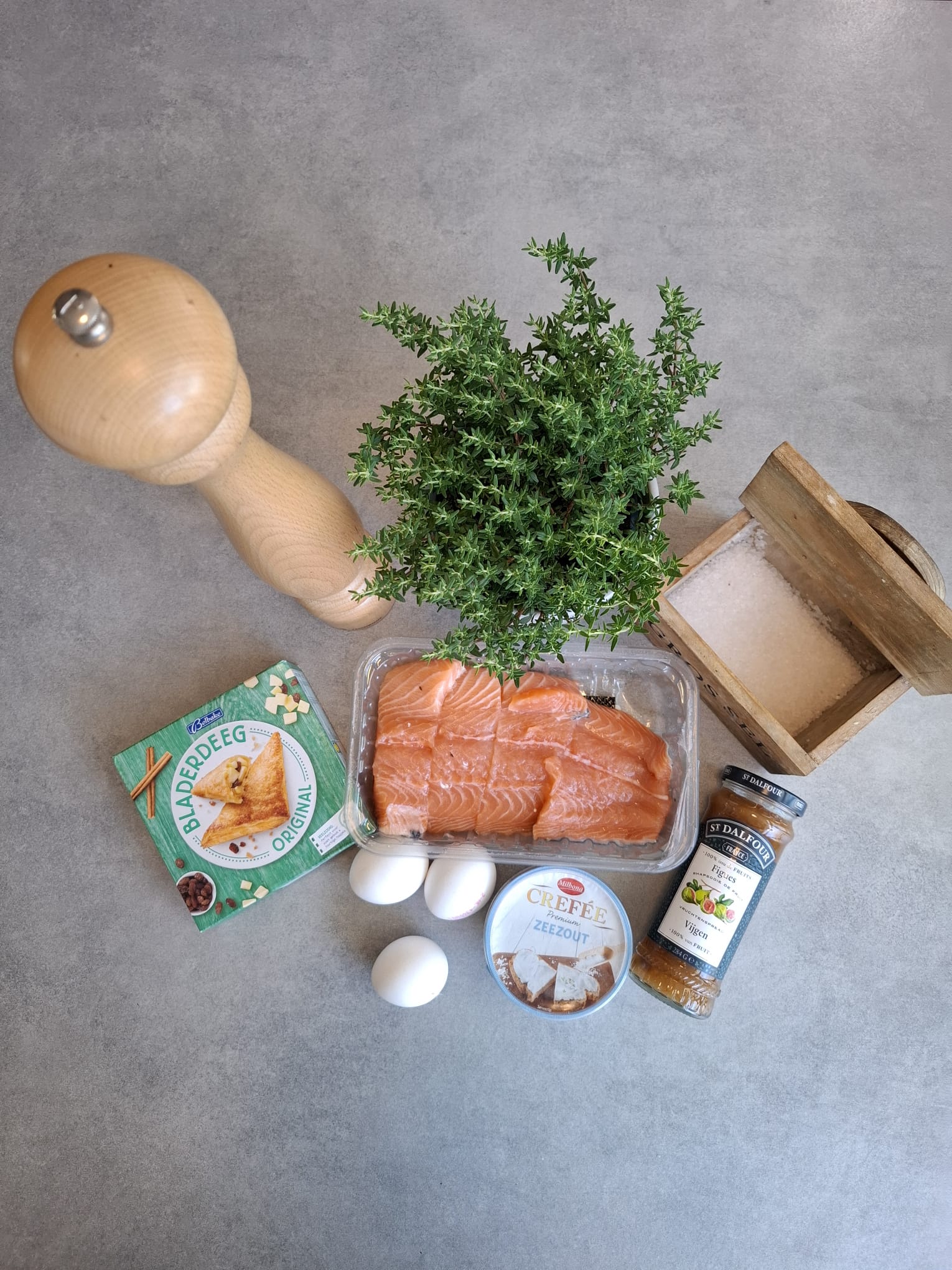 Ingrediënten voor 4 personen Zalmpakketjes met een Paastwist