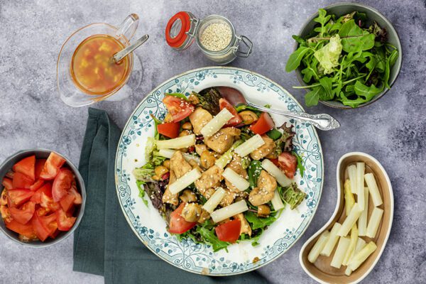 kip en champignons|Frisse salade van asperges|Frisse salade|Ingrediënten voor 2 personen:|Aan de slag: Frisse salade van asperges|Frisse salade van asperges