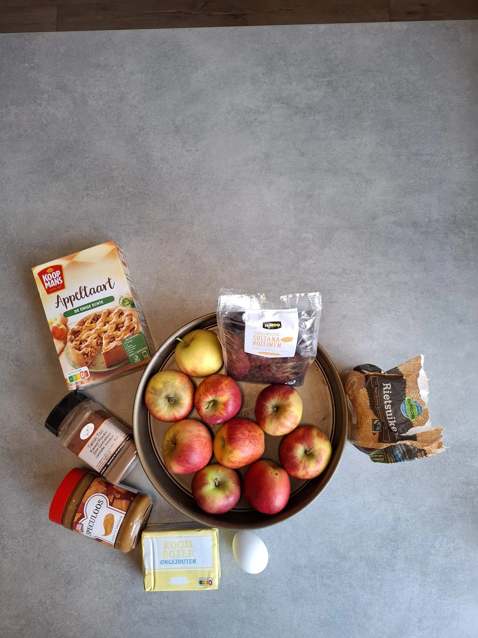 Ingredienten voor een appeltaart van 28 cm