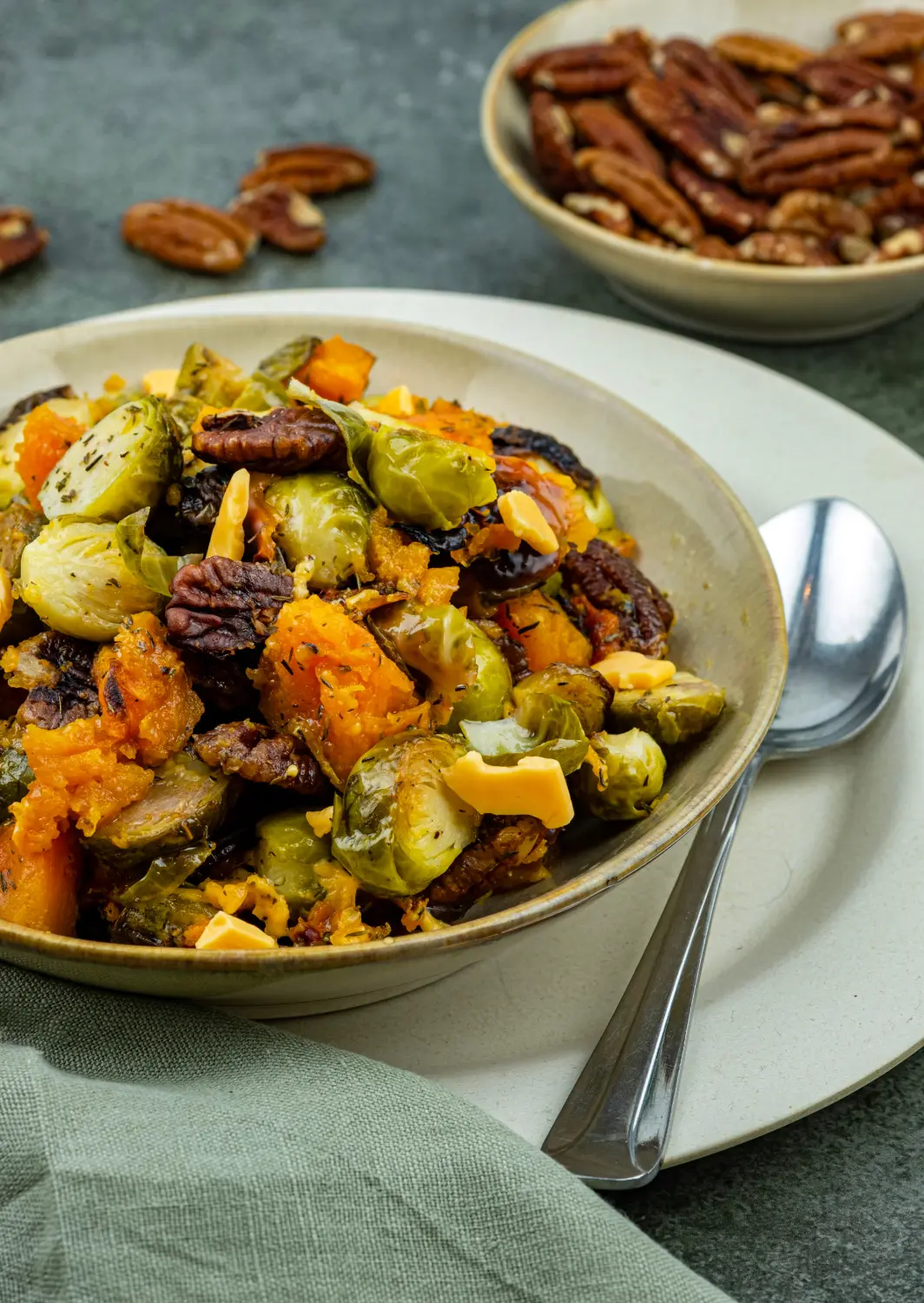 Spruitjes met pompoen en pecannoten uit de oven