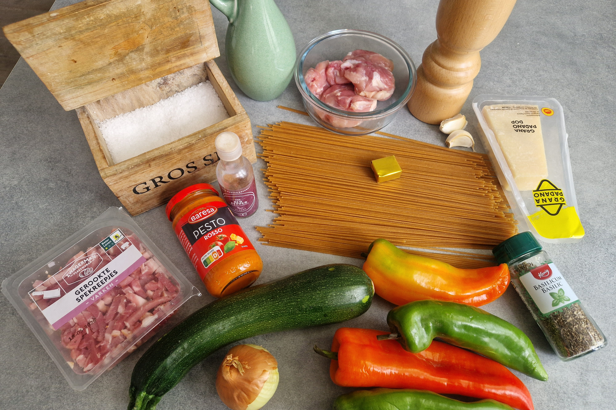 Ingrediënten voor 2 personen: Eenpansgerecht van pasta en pesto