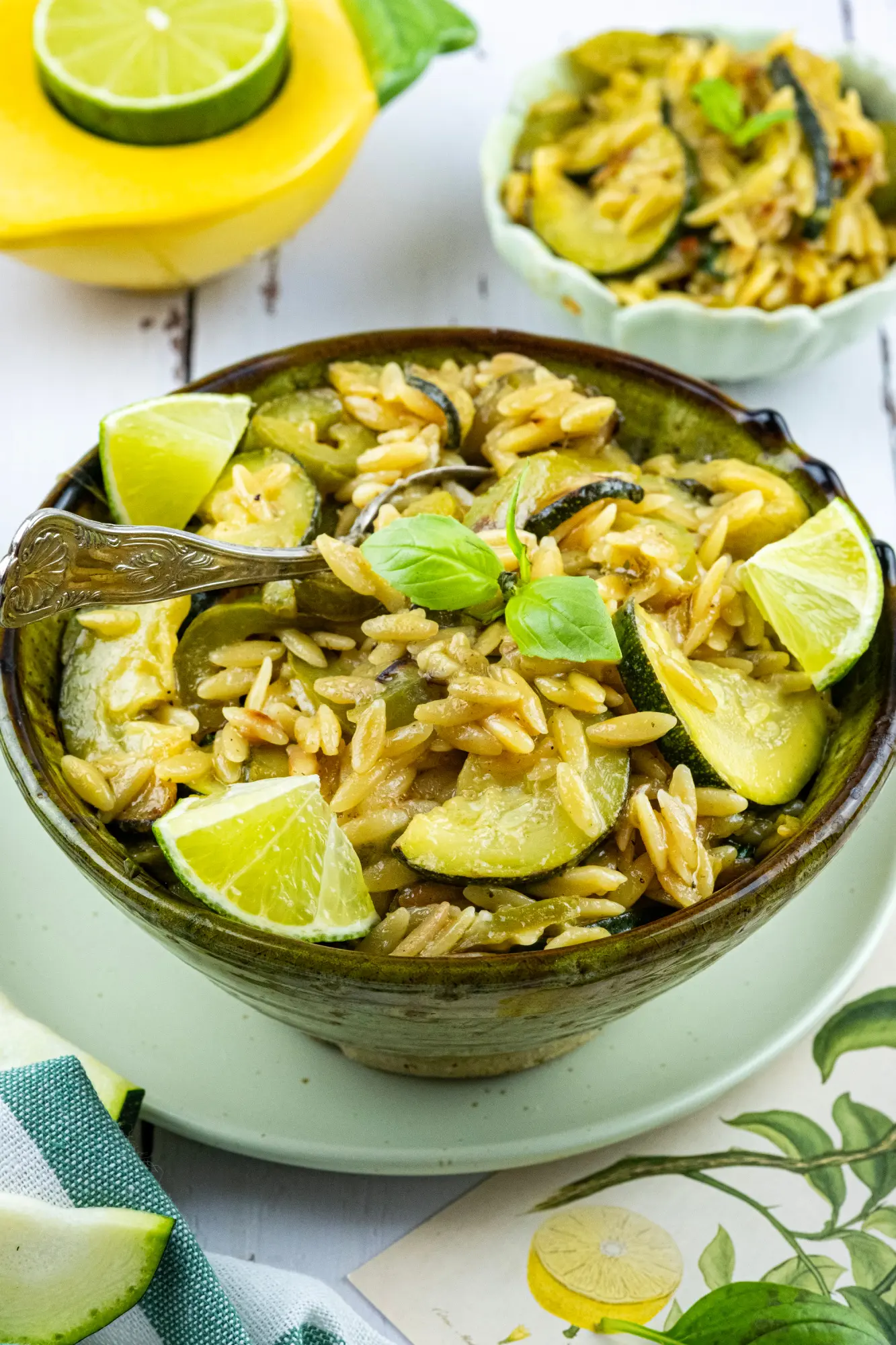 Zomerse pasta met courgette en paprika