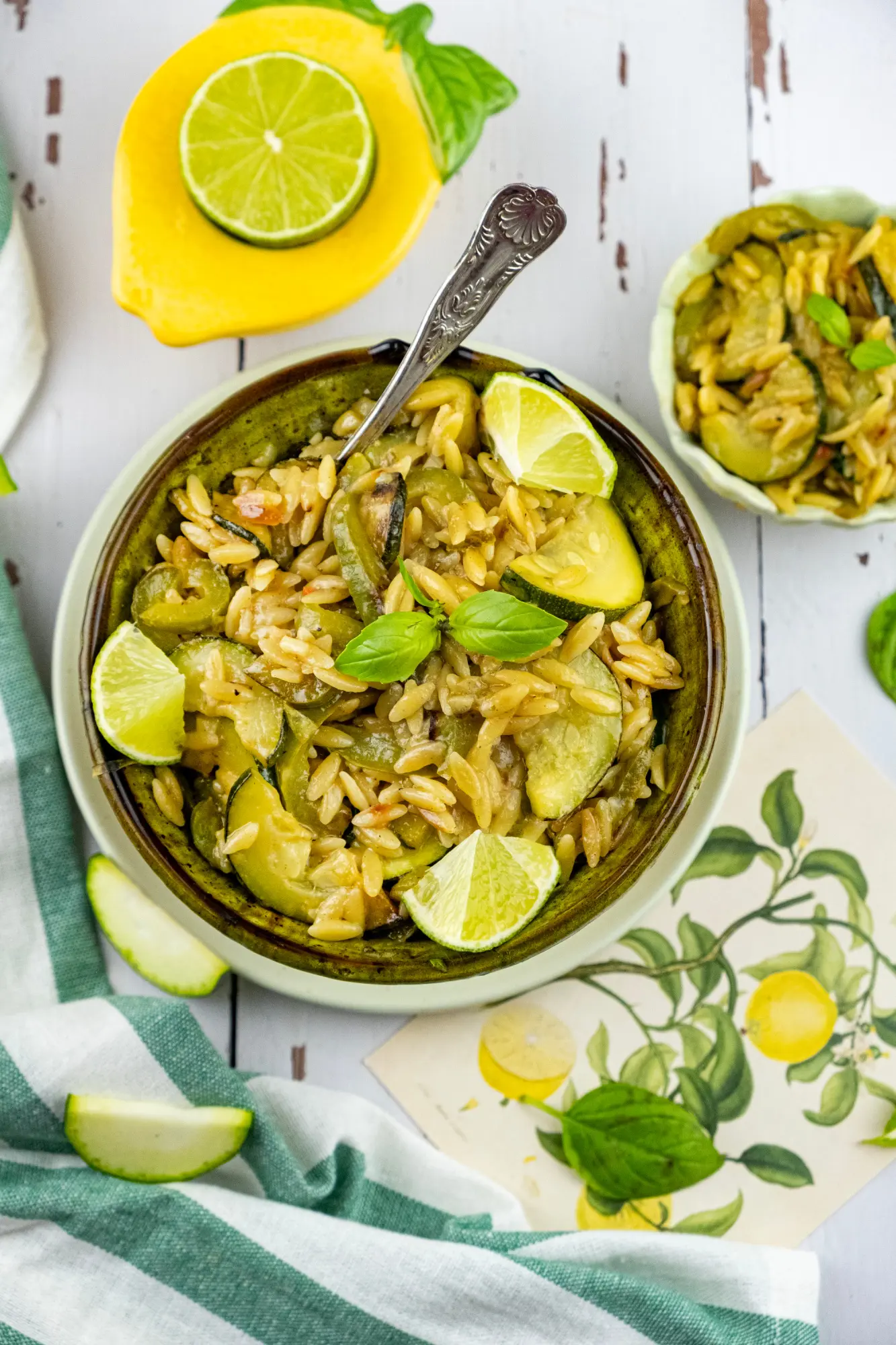 Zomerse pasta met courgette en paprika