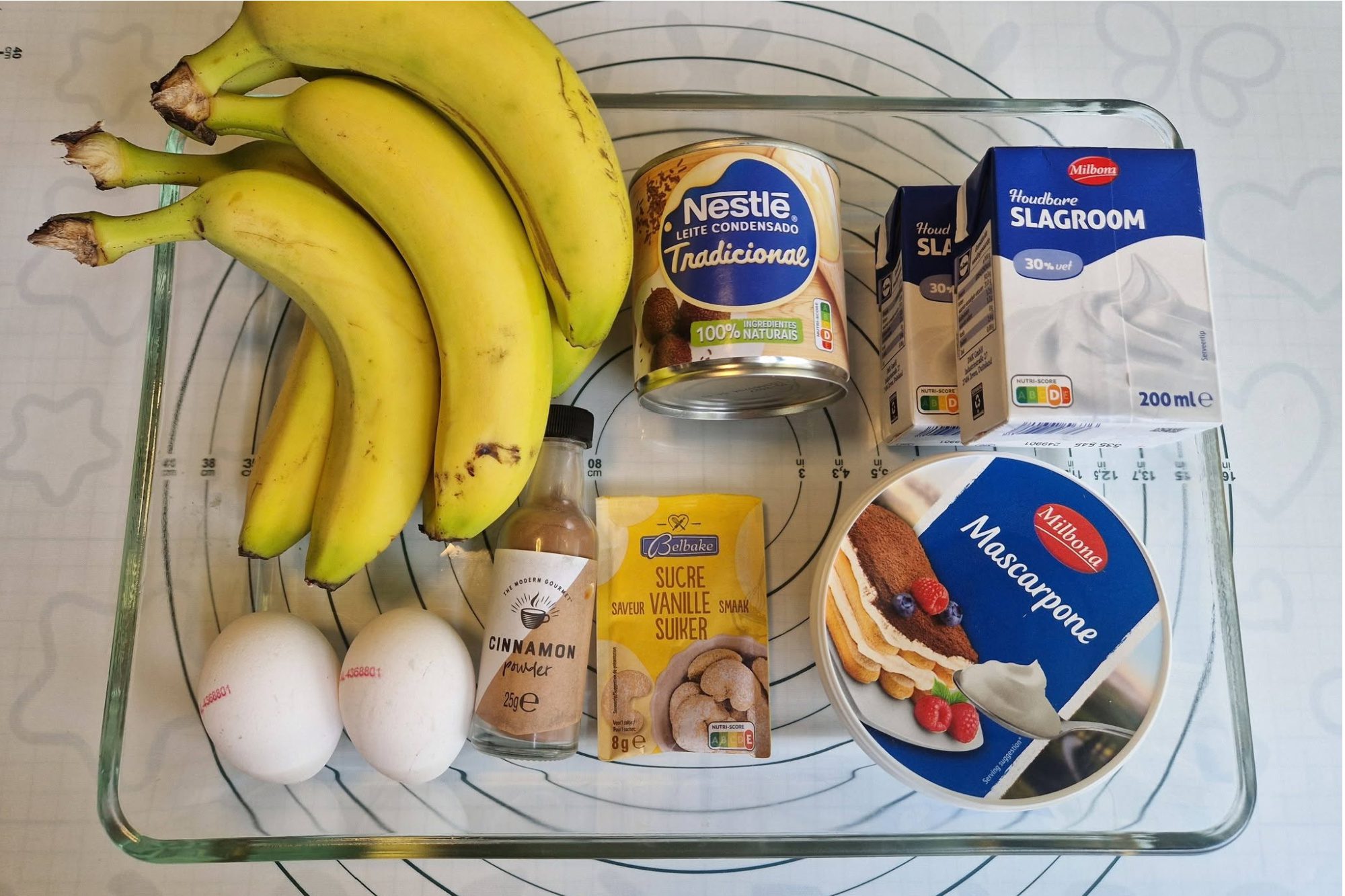 Ingrediënten voor 10 personen: Bananendessert met mascarpone Ingrediënten voor 10 personen: Bananendessert met mascarpone